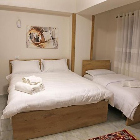 Modern Marvel Apartment Krujë Eksteriør bilde