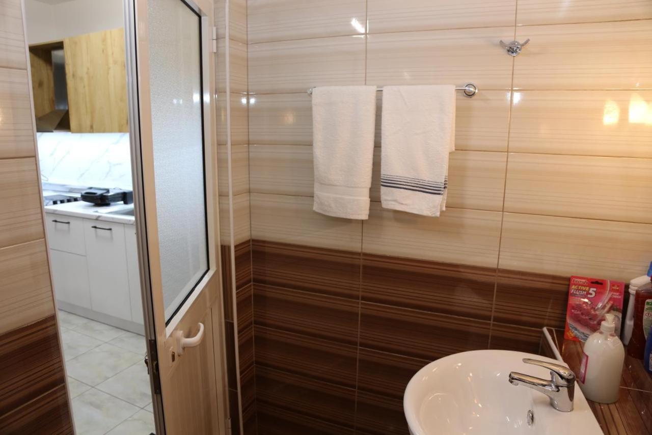 Modern Marvel Apartment Krujë Eksteriør bilde