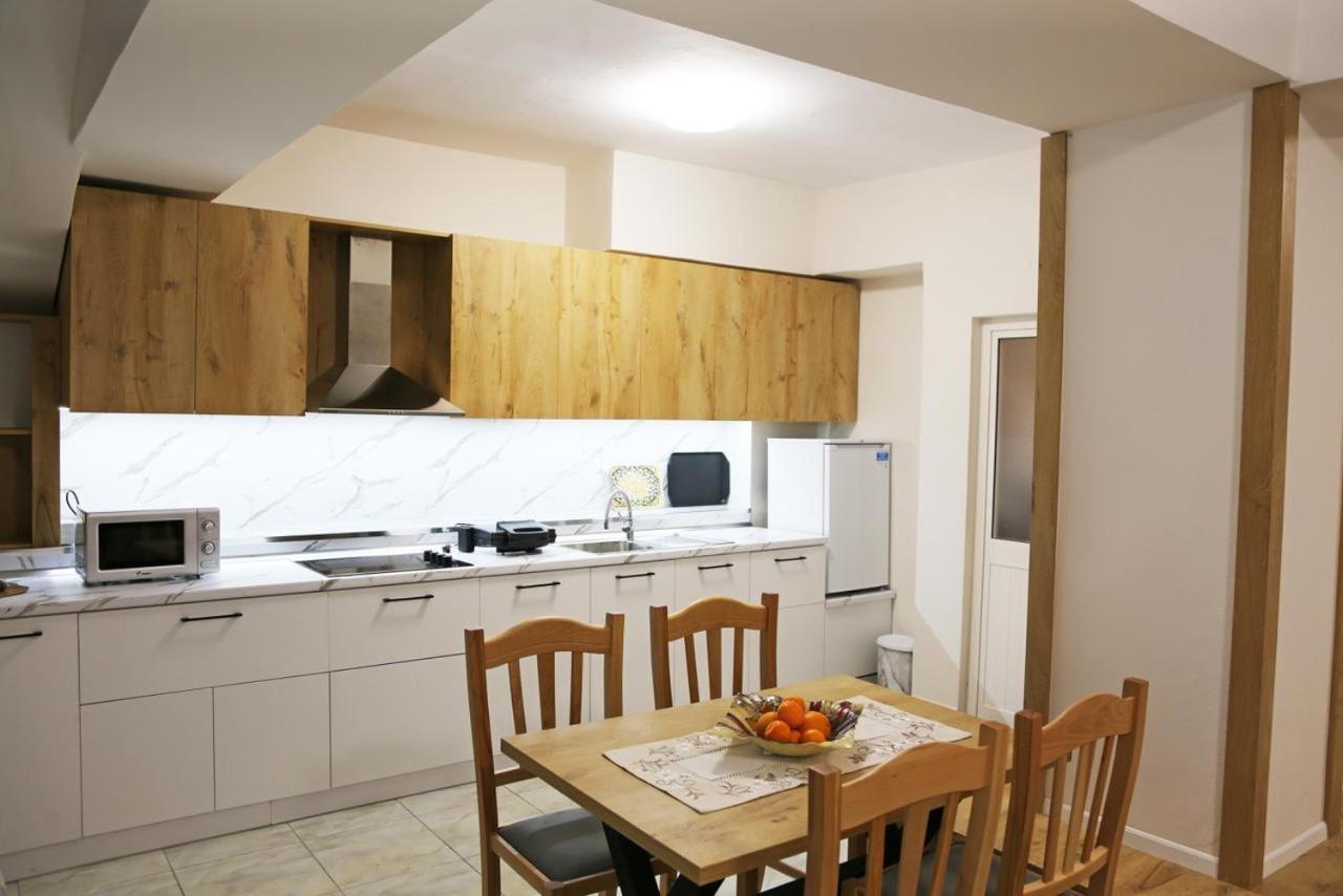 Modern Marvel Apartment Krujë Eksteriør bilde